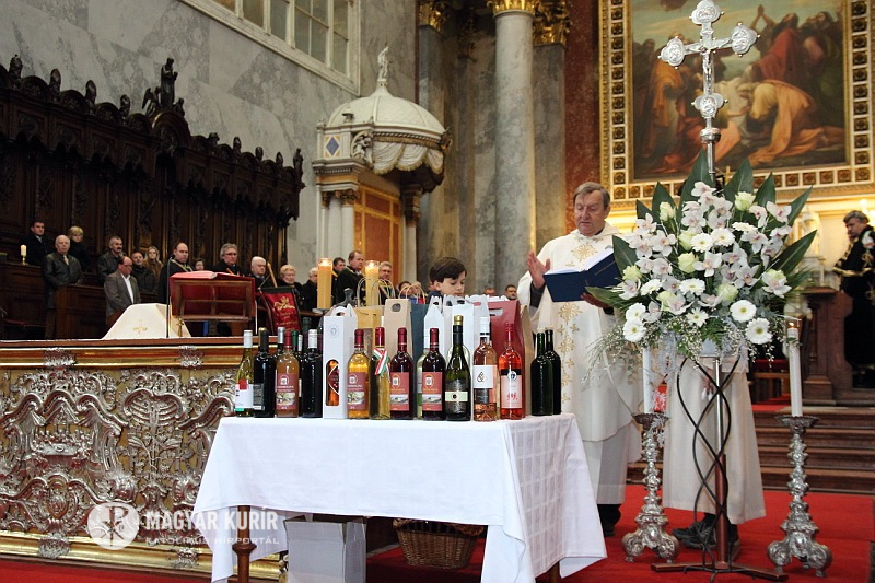 Szent János napja borszentelés – a bor megáldása december 27-én