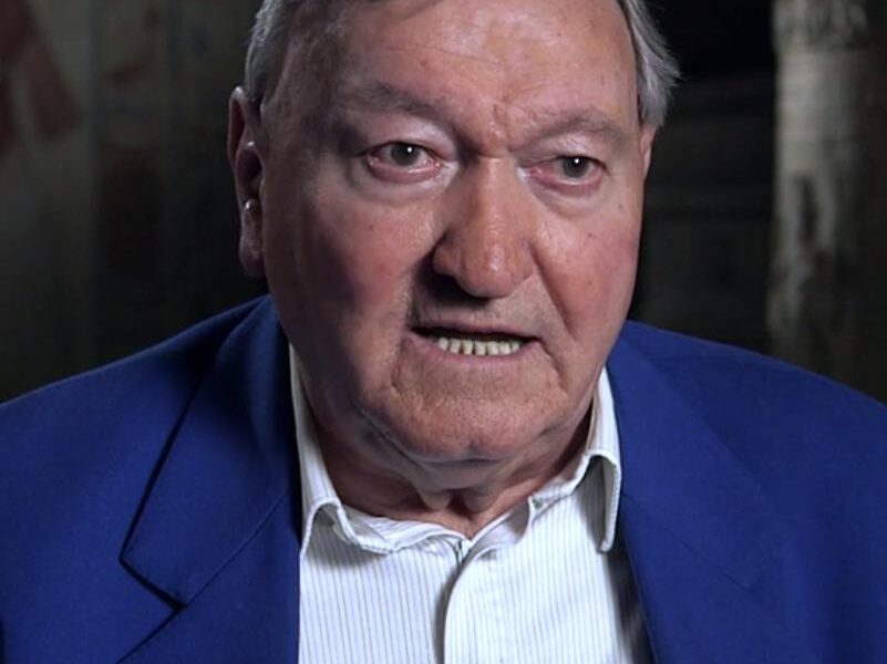 Erich von Däniken megemlékezés – A gondolkodó, aki kérdezni tanított